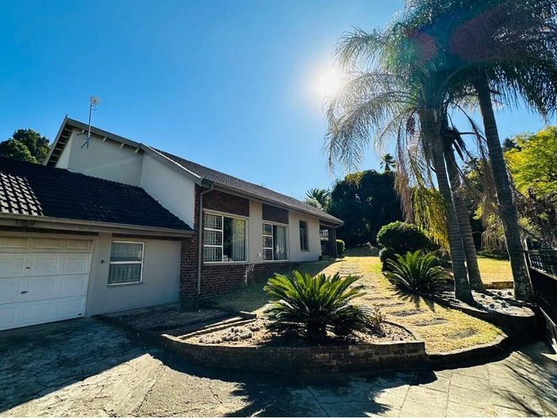 Family Home For Sale in Signal Hill, Newcastle, KwaZulu Natal - Photo 2