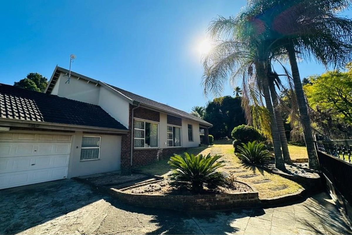 Family Home For Sale in Signal Hill, Newcastle, KwaZulu Natal - Photo 2