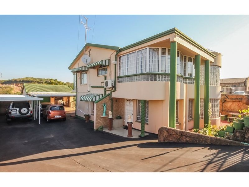 7 Beds 7 Baths House For Sale in Burlington Heights, Chatsworth, KwaZulu Natal - Photo 2