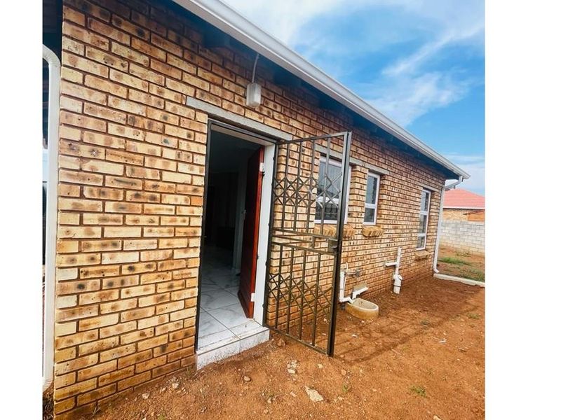 House For Sale in Lufhereng, Soweto - Photo 9