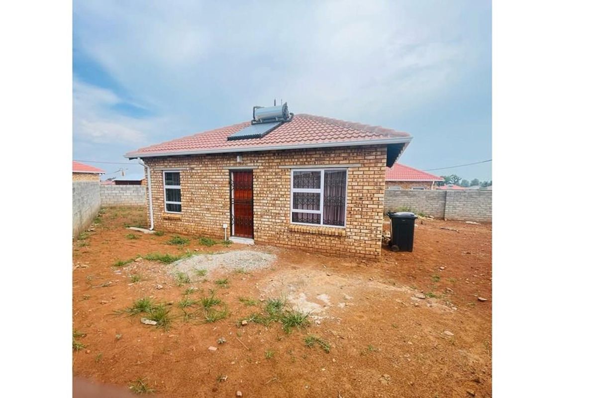 House For Sale in Lufhereng, Soweto - Photo 4