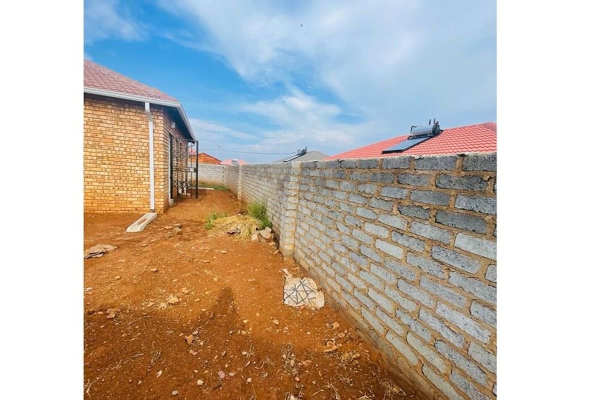 House For Sale in Lufhereng, Soweto - Photo 5