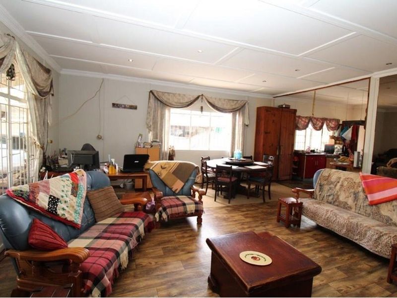 Revenue earning smallholding with lots of water, Bela-Bela, South Africa. - Photo 8