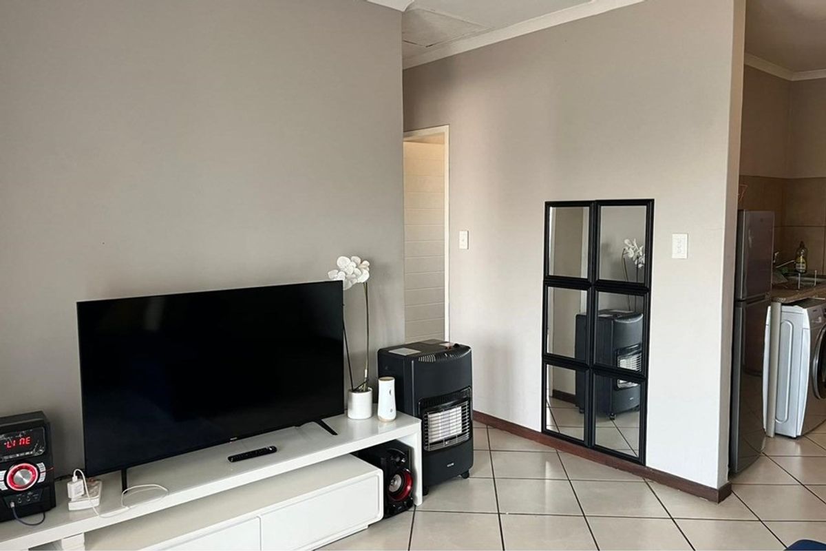 Apartment For Sale in Sagewood, Midrand - Photo 2