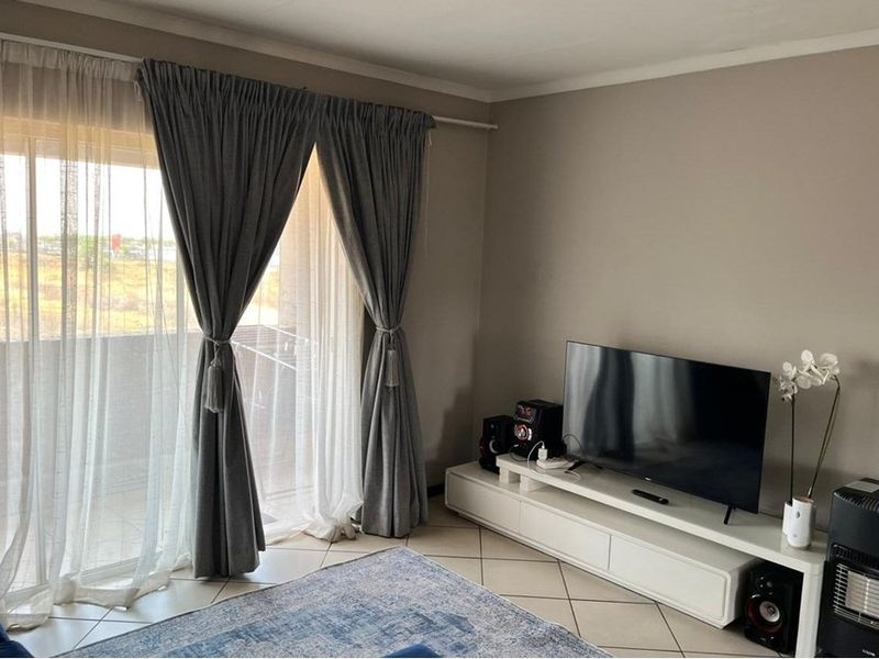 Apartment For Sale in Sagewood, Midrand - Photo 8