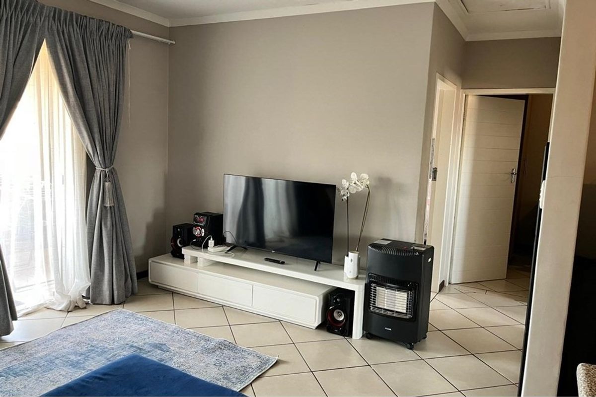 Apartment For Sale in Sagewood, Midrand - Photo 3
