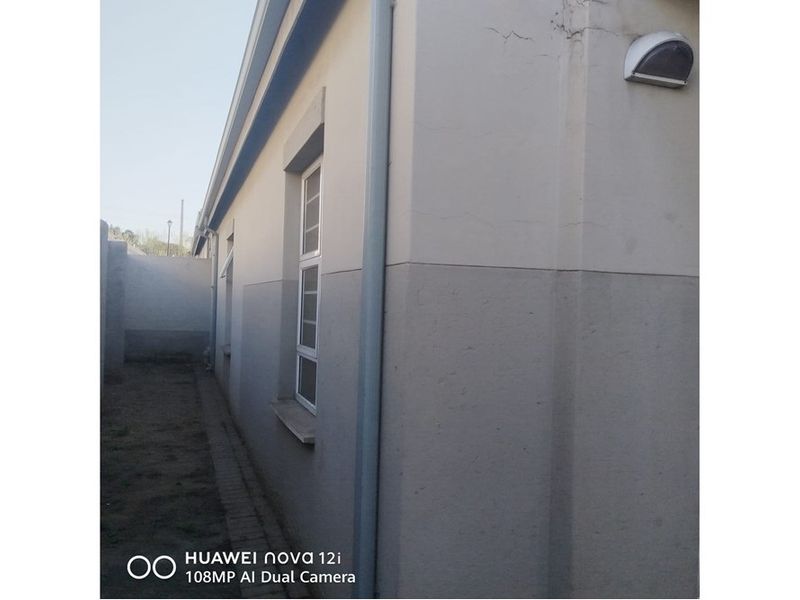 House For Sale in Die Heuwel, Witbank - Photo 2