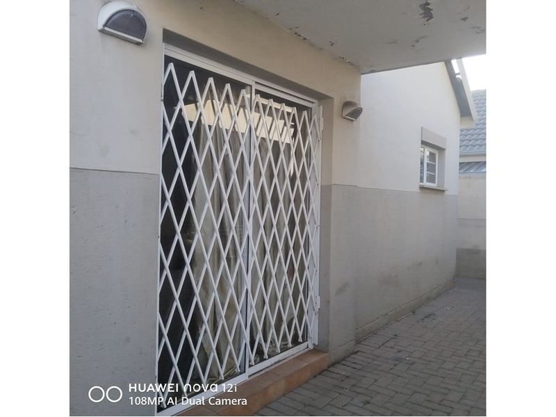 House For Sale in Die Heuwel, Witbank - Photo 1