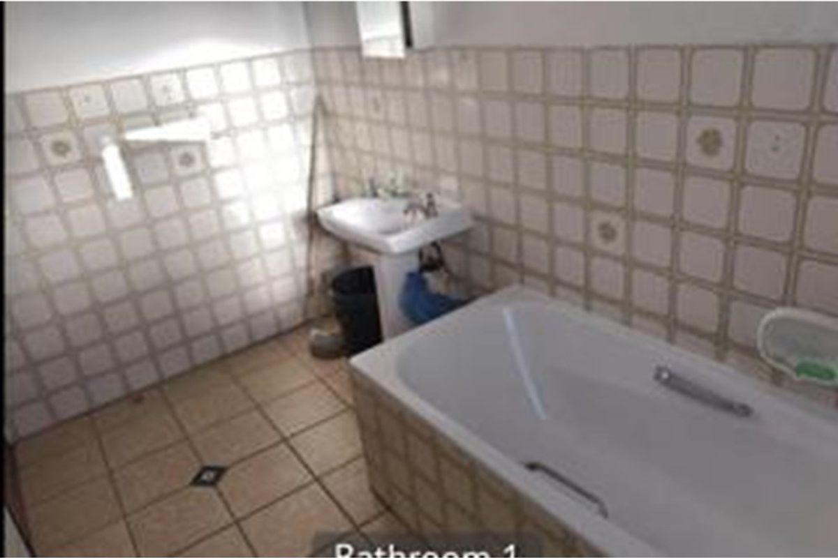 3 Bedroom Apartment For Sale in Sunnyside, Pretoria - Photo 4