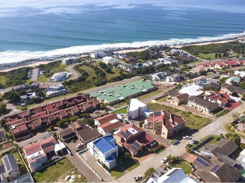 Exclusive Mandate: Sea-View House for Sale in Tamarisk Square, Jeffreys Bay - Photo 5