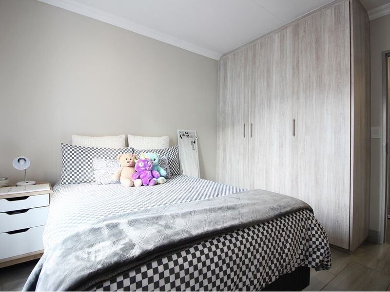 3 Bed Apartment For Sale in Broadacres - Photo 9