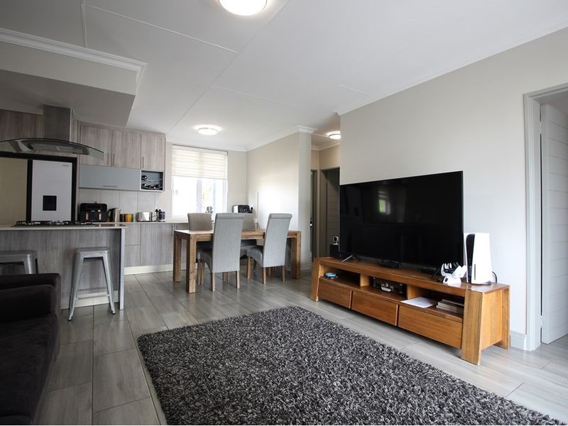 3 Bed Apartment For Sale in Broadacres - Photo 5