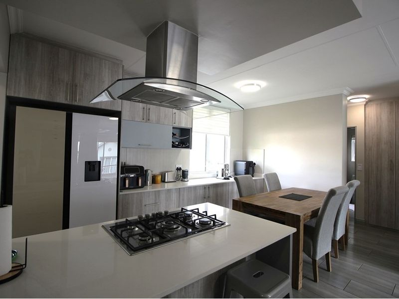 3 Bed Apartment For Sale in Broadacres - Photo 2