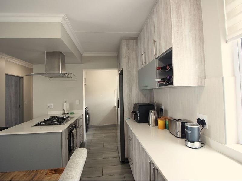 3 Bed Apartment For Sale in Broadacres - Photo 3