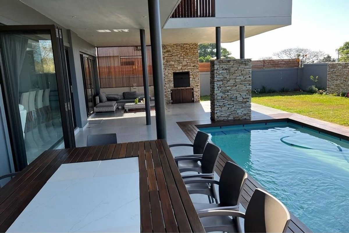 4 Beds 4 Baths Luxury House For Sale in Umhlanga, KwaZulu Natal - Photo 3