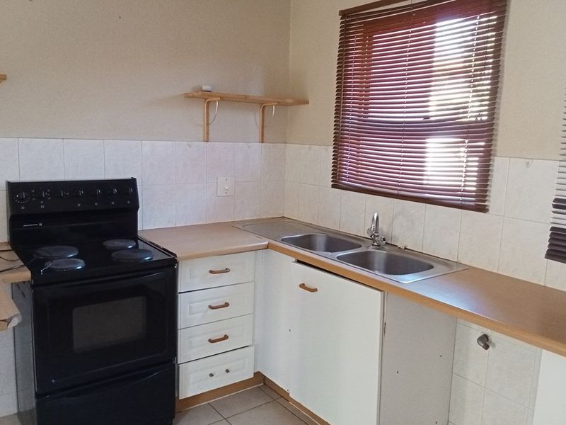 Apartment For Sale in Johannesburg - Photo 7