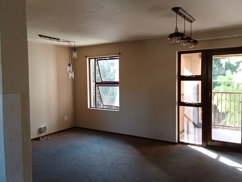 Apartment For Sale in Johannesburg - Photo 10