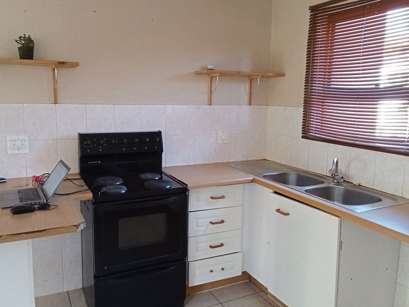 Apartment For Sale in Johannesburg - Photo 9