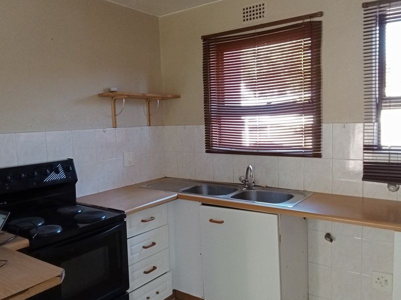 Apartment For Sale in Johannesburg - Photo 4