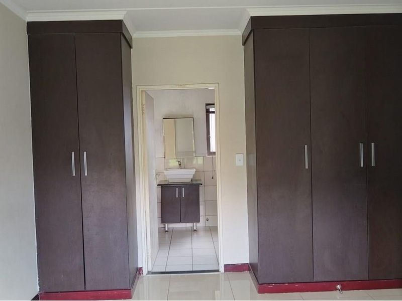Apartment For Sale in Noordwyk, Midrand - Photo 8