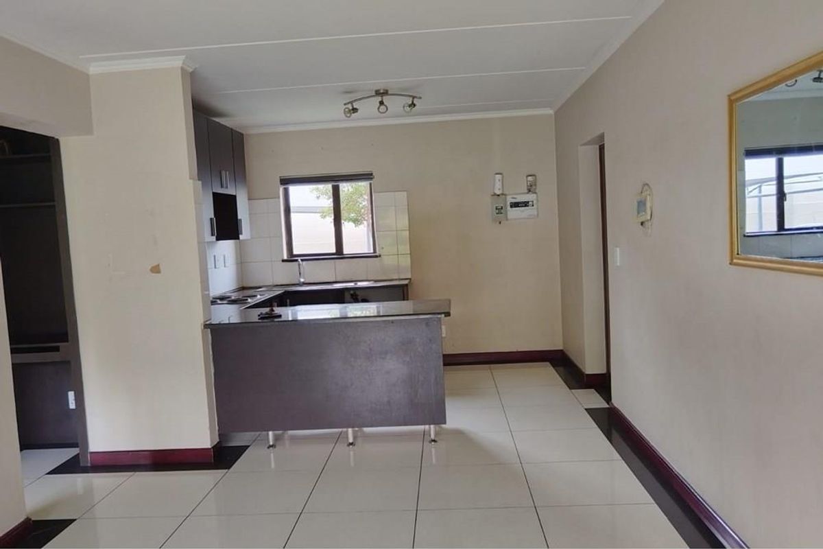 Apartment For Sale in Noordwyk, Midrand - Photo 4