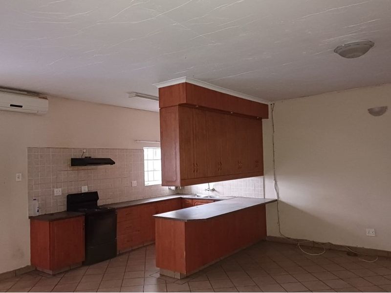 10 Apartment Complex For Sale in Musina - Photo 7