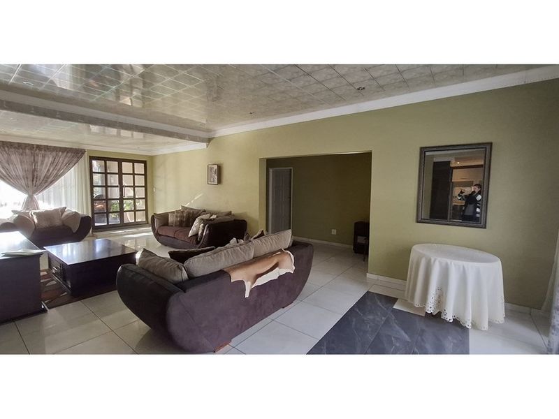 House For Sale in Bela Bela - Photo 3