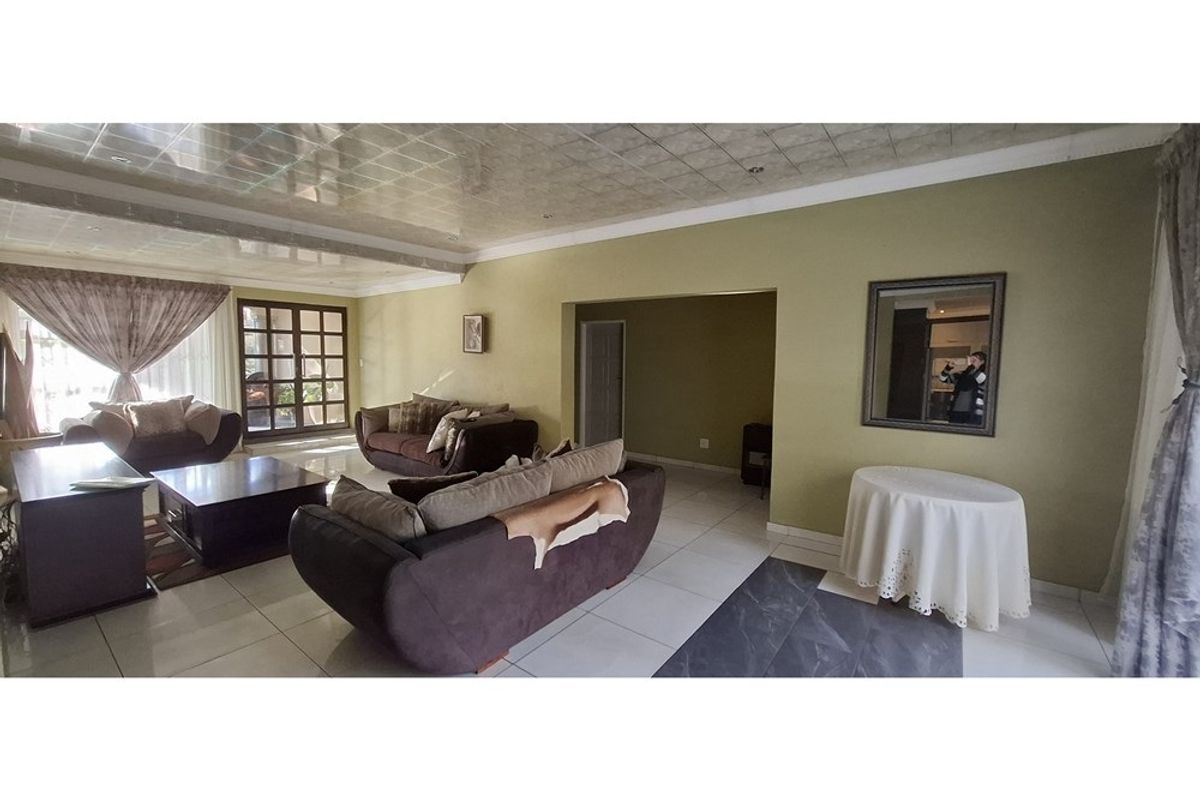 House For Sale in Bela Bela - Photo 3