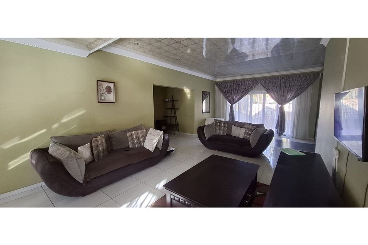 House For Sale in Bela Bela - Photo 4