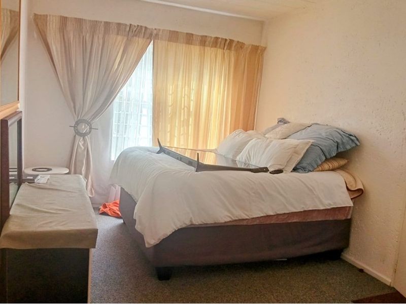Apartment For Sale in Allen's Nek, Roodepoort - Photo 4