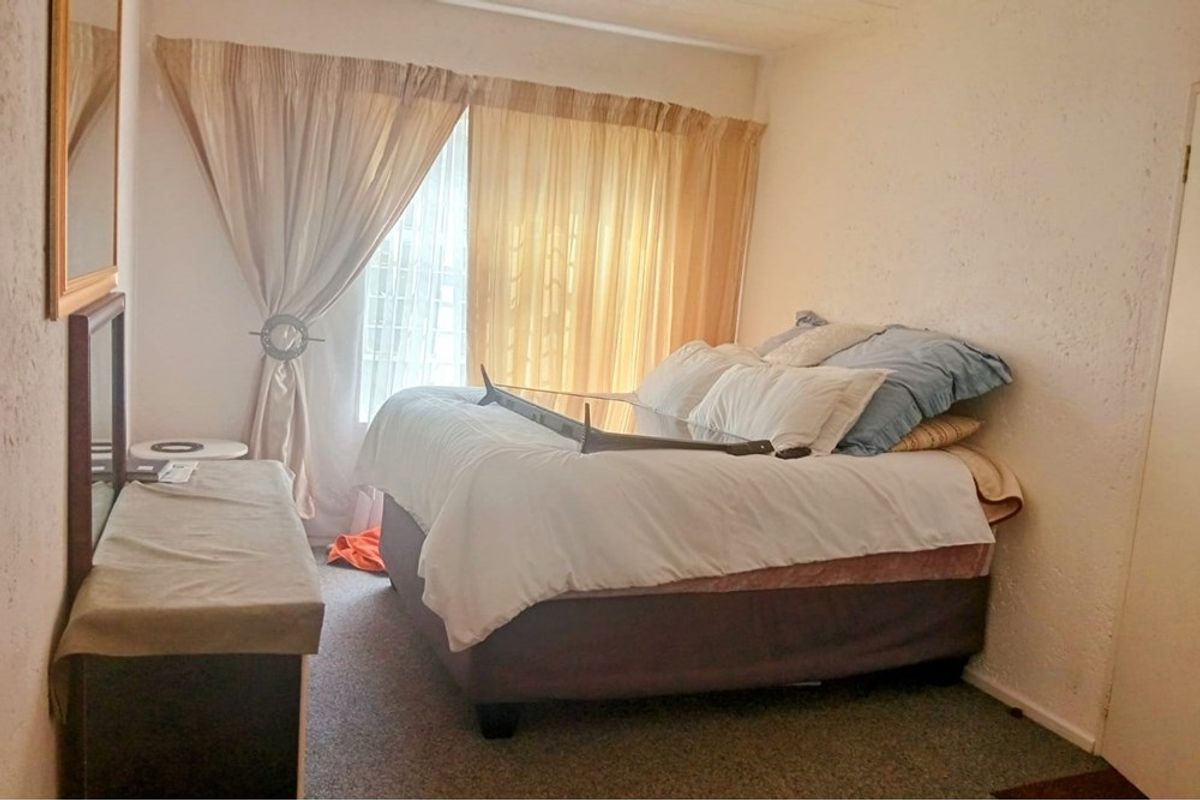 Apartment For Sale in Allen's Nek, Roodepoort - Photo 4