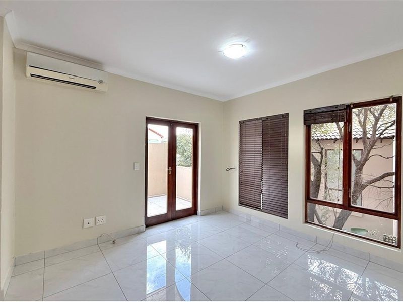 Stylishly renovated double-story Cluster in Dainfern - Photo 6