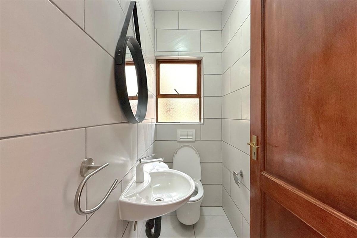 Stylishly renovated double-story Cluster in Dainfern - Photo 5