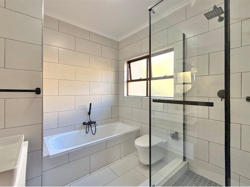 Stylishly renovated double-story Cluster in Dainfern - Photo 8