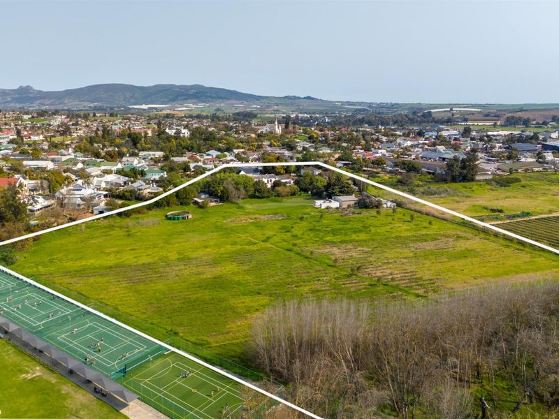 Provence Estate – Multifunctional Lifestyle Property in Wellington - Photo 2