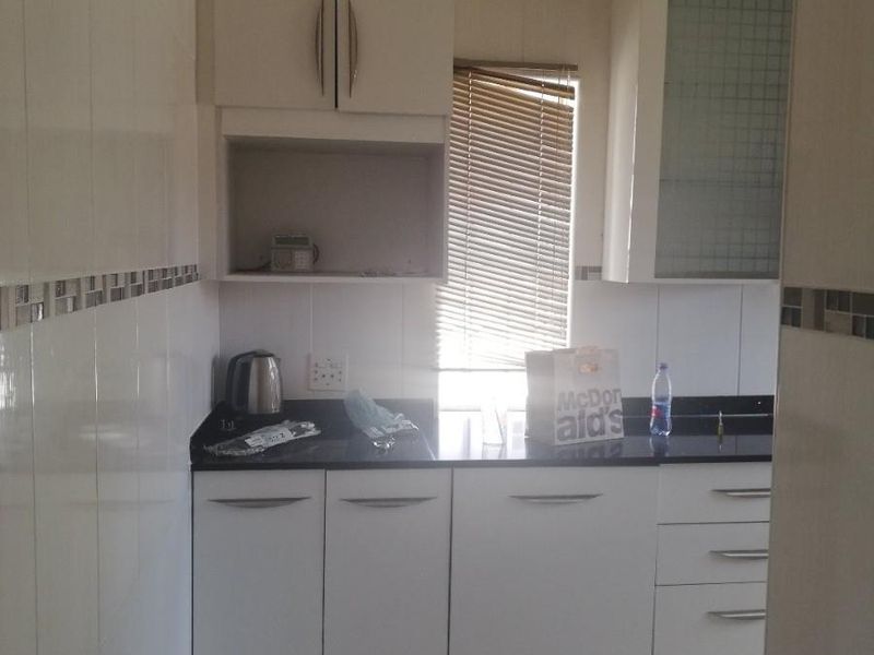 House For Sale in Lyndhurst, Johannesburg - Photo 2