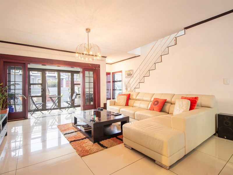 Modern 3-Bed Home in Hill of Good Hope Estate, Midrand. - Photo 5