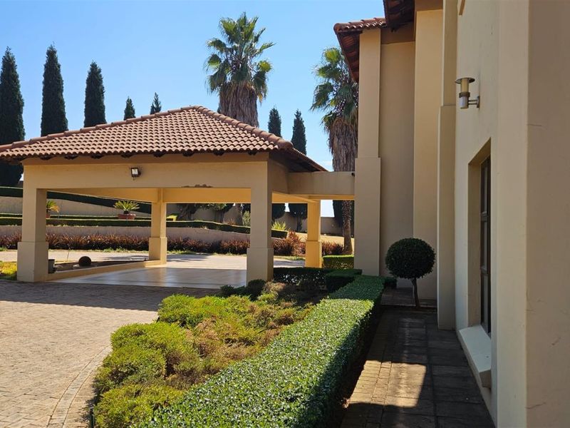 House For Sale  In Mooikloof In The East Of Pretoria - Photo 2