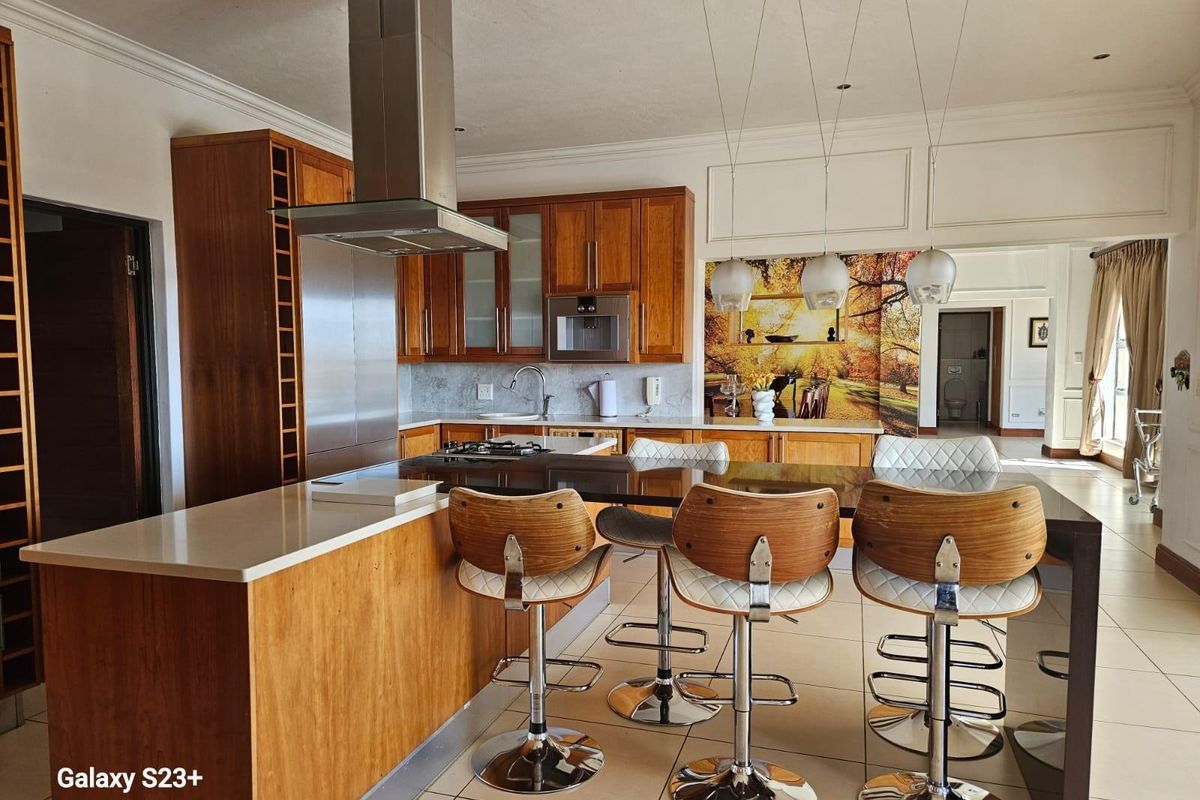 House For Sale  In Mooikloof In The East Of Pretoria - Photo 4