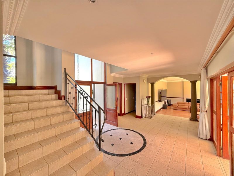 Stylish Family Home for Rent in Dainfern Golf Estate - Photo 2