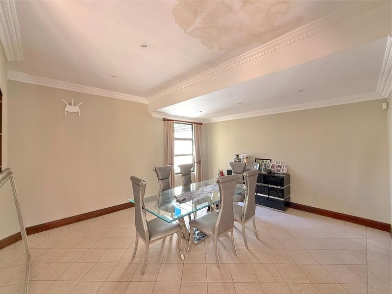 Stylish Family Home for Rent in Dainfern Golf Estate - Photo 4
