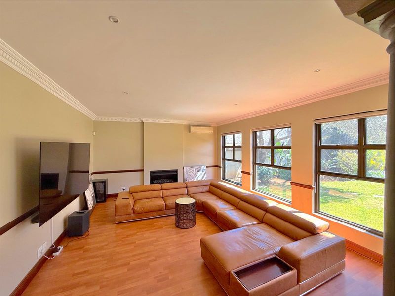 Stylish Family Home for Rent in Dainfern Golf Estate - Photo 3