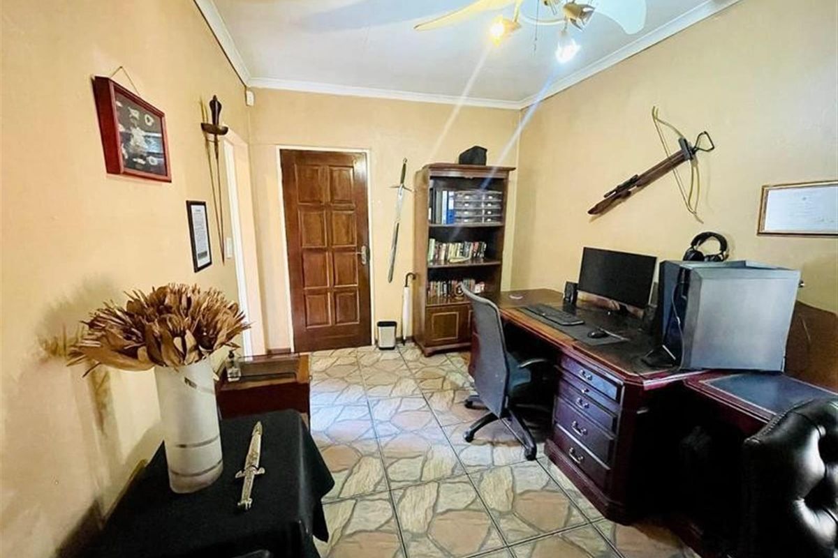 A Family Haven That Blends Comfort, Space, and Sustainable Living - Photo 4