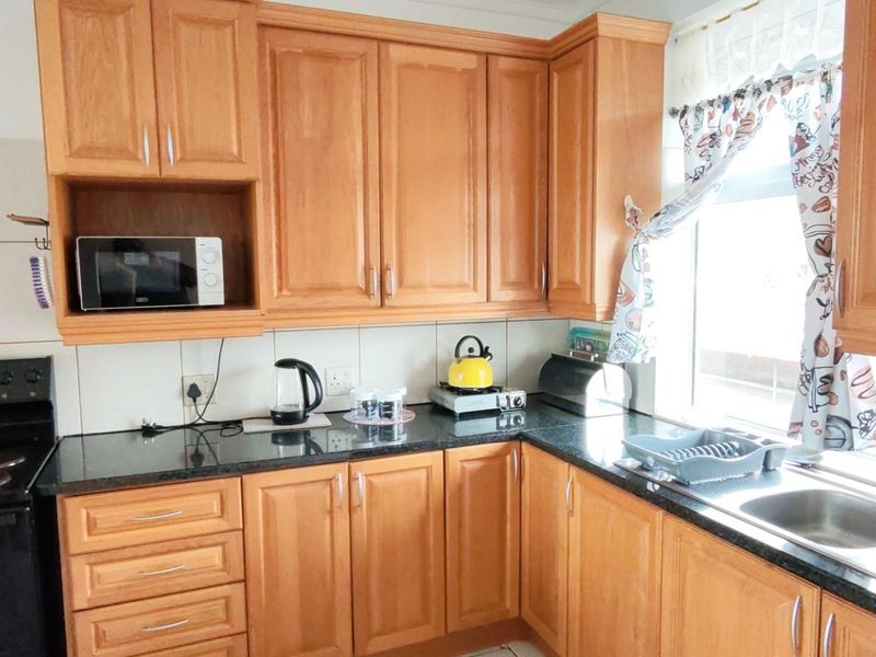 Apartment For Sale in Uvongo, Margate, KwaZulu Natal - Photo 4