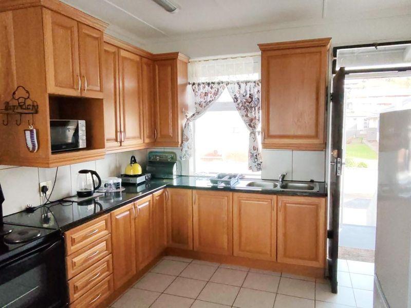 Apartment For Sale in Uvongo, Margate, KwaZulu Natal - Photo 3