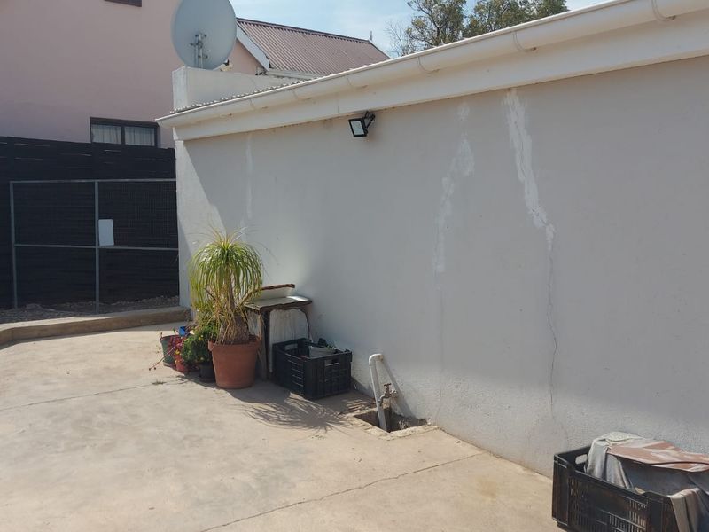 House For Sale in Ladismith - Photo 6