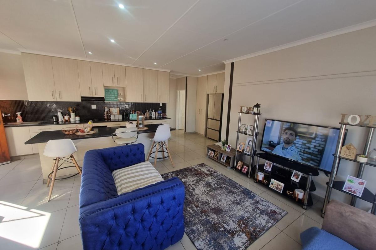 House in Kimberley - Photo 2