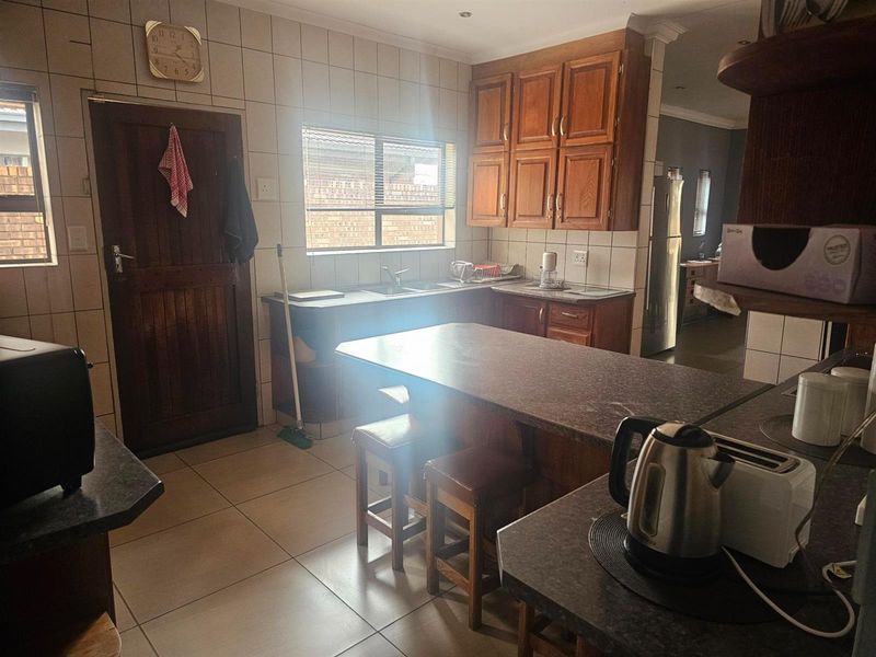 House For Sale in Eastdene, Middelburg - Photo 8