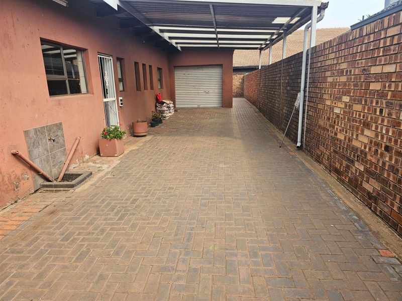 House For Sale in Eastdene, Middelburg - Photo 5