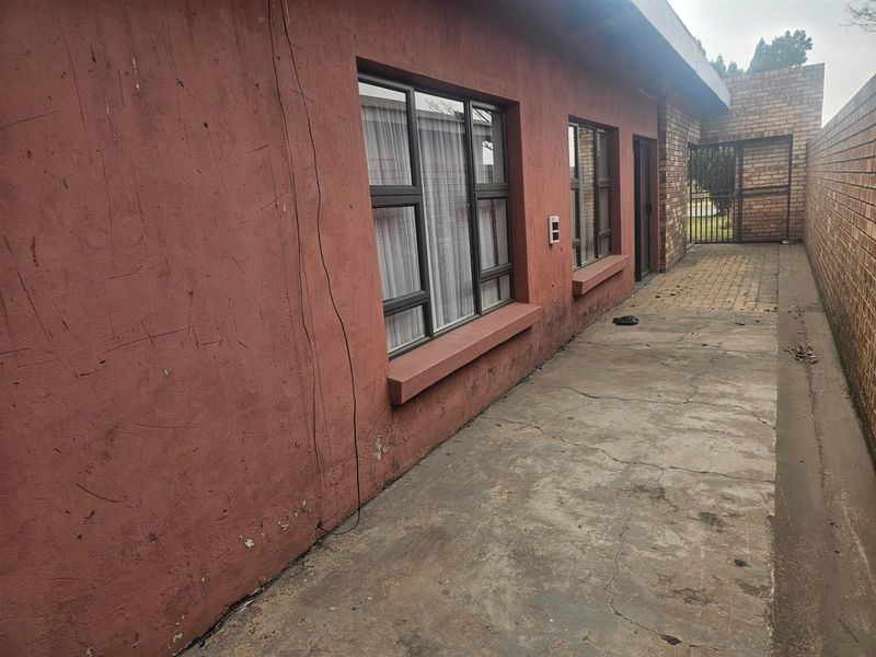 House For Sale in Eastdene, Middelburg - Photo 4